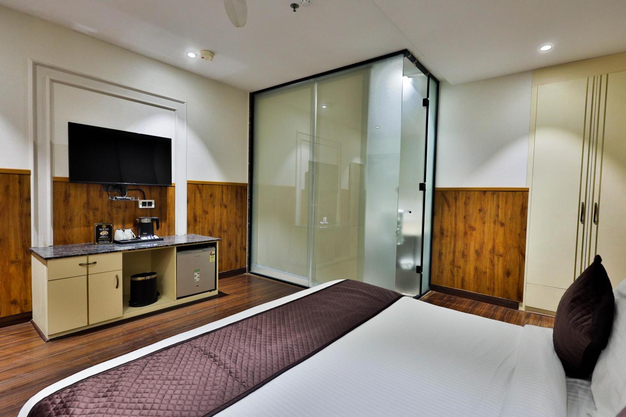 Clay Inn Hotels, Paschim Vihar Delhi  Exterior photo